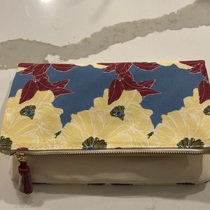 Flower printed clutch